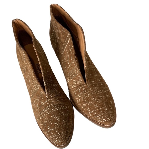 Anthropologie AMUSE SOCIETY x MATISSE Tan Faux Suede Stitched Cruz Ankle Boots - Picture 4 of 13